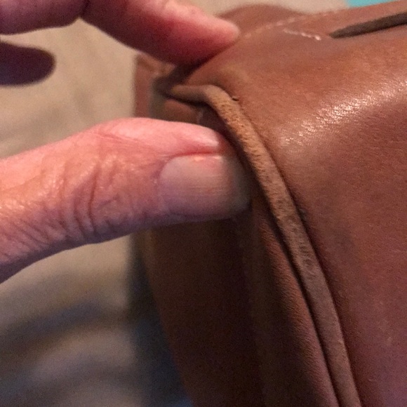 Beautifully made supple leather Coach tote - Picture 7 of 8